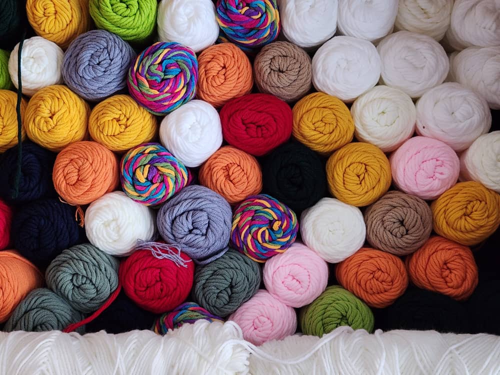Acrylic yarn 100g-5ply